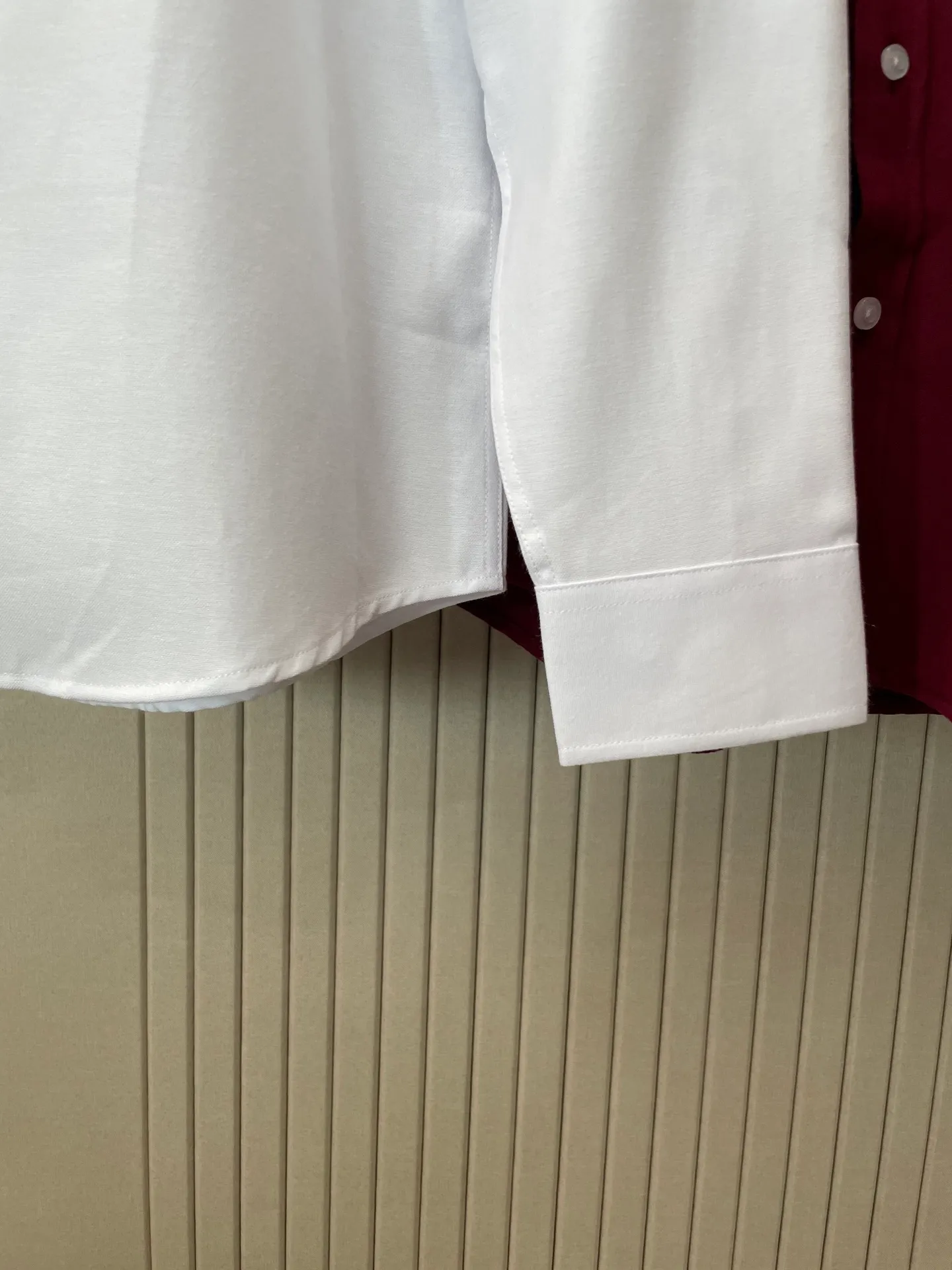 P220 🌸🌸🌸 POLO Ralph Lauren [High Quality] Classic shirt! Classic casual shirt made of pure cotton fabric with unique design, simple, clean and classic version design. It is a versatile style that can be switched at will. The fabric feels soft and delicate, highly breathable, close to the skin and comfortable to wear. It can be worn alone as an inner layer. Its versatile performance is beyond your imagination! The upper body of the ready-to-wear is simple and classic yet elegant! Size:M-XXL